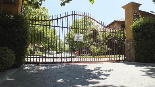 Portón corredera automático para casa
