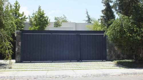 Portón corredera automático para casa